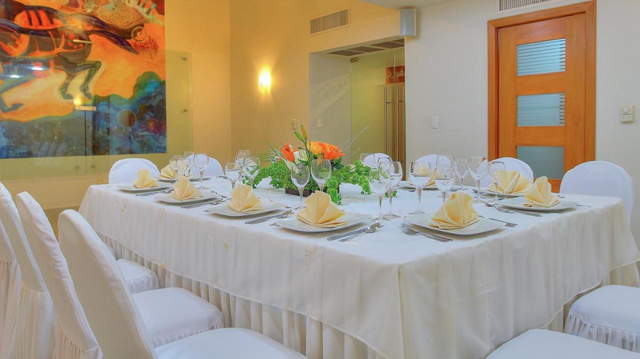 Fiesta Inn Villahermosa Cencali Extérieur photo